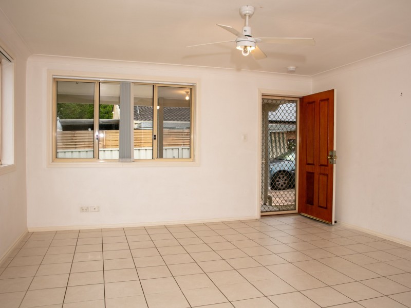 2/8c Shedden Street, Cessnock NSW 2325