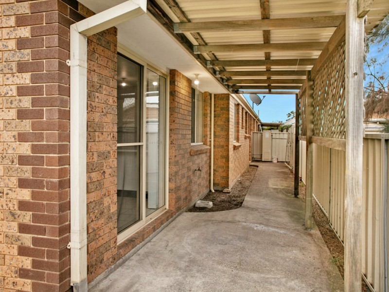2/8c Shedden Street, Cessnock NSW 2325