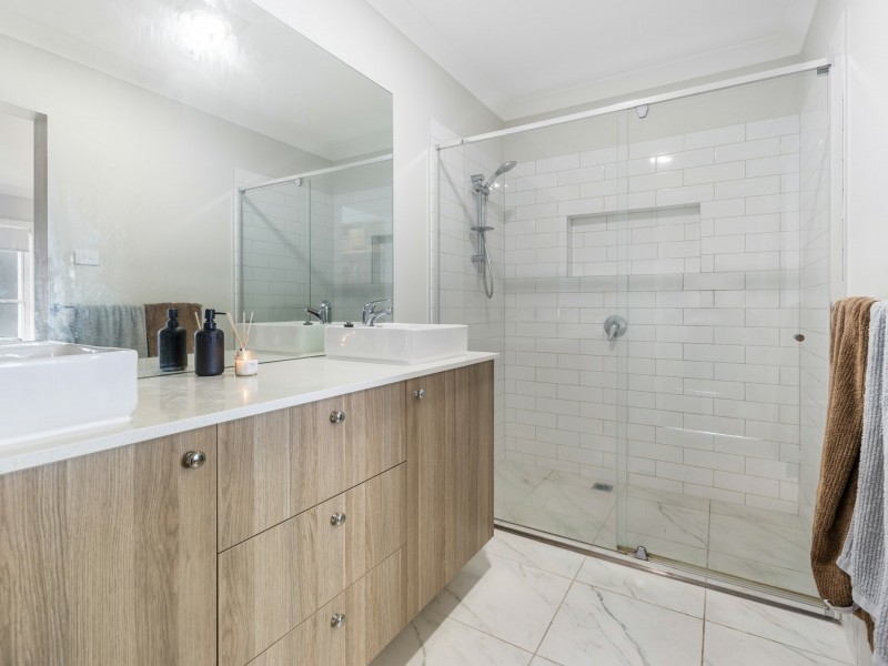 16 Oxley Road, North Rothbury NSW 2335