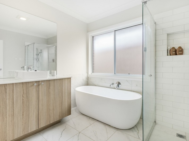 16 Oxley Road, North Rothbury NSW 2335