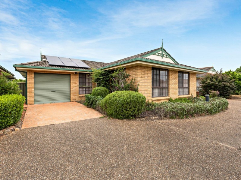 2/27a Stephen Street, Cessnock NSW 2325