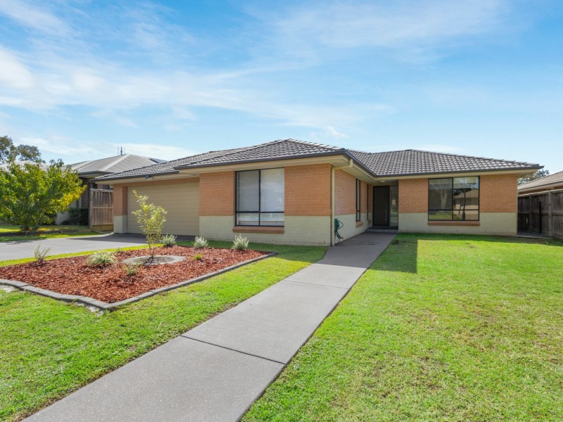 8 Birkdale Blvd, Cessnock NSW 2325