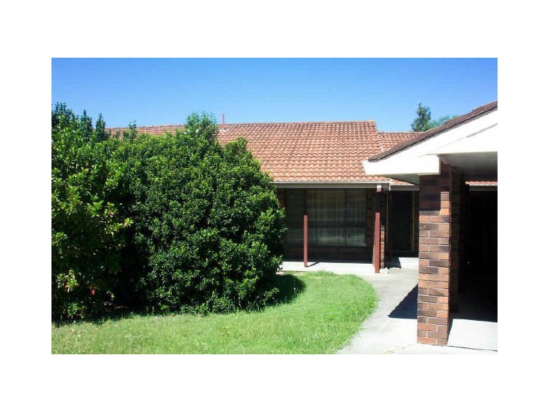 2/2-4 Love Street, Cessnock NSW 2325