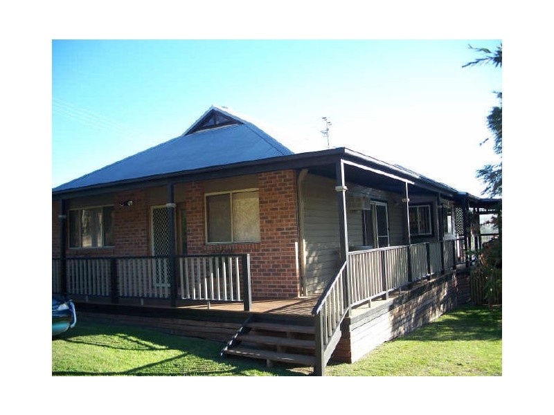 17 Rugby Street, Ellalong NSW 2325
