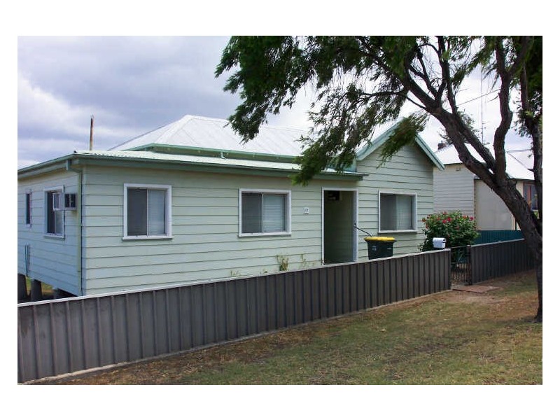 17 Desmond Street, Cessnock NSW 2325