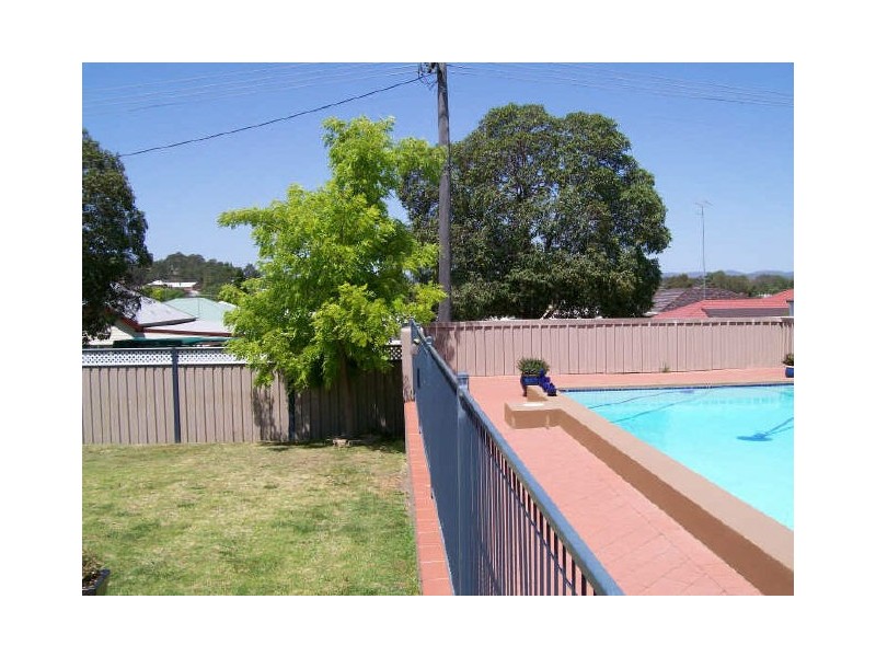 25 Love Street, Cessnock NSW 2325