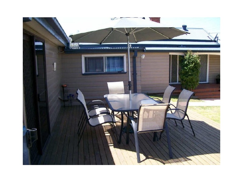 25 Love Street, Cessnock NSW 2325