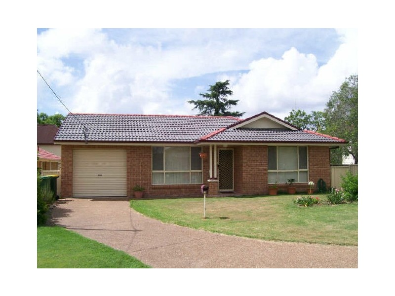 1a Foster Street, Cessnock NSW 2325