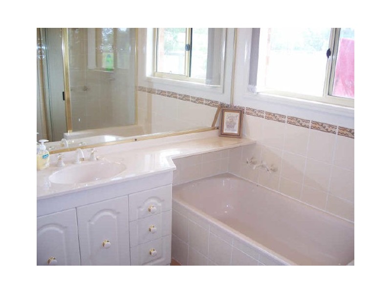 22 Woodbury Lane, Abermain NSW 2326