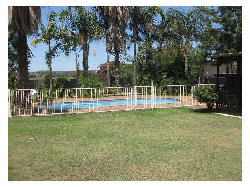 6 Branxton Street, Nulkaba NSW 2325