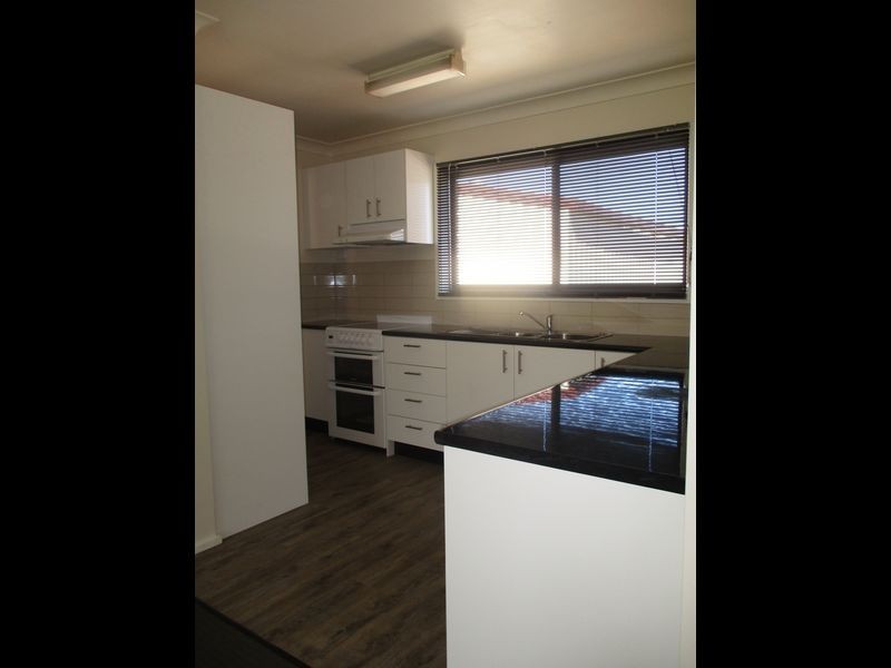 2/2 Lavender Street, Cessnock NSW 2325