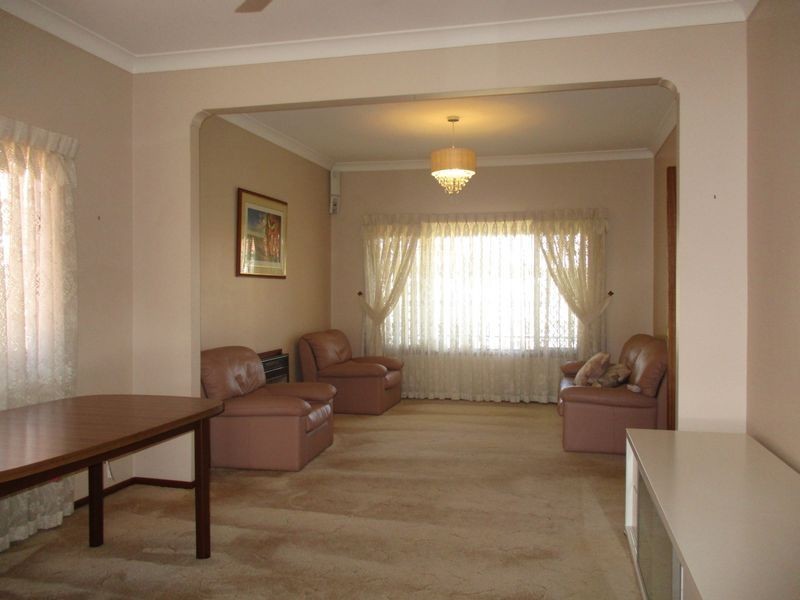 11 Guest Street, Cessnock NSW 2325