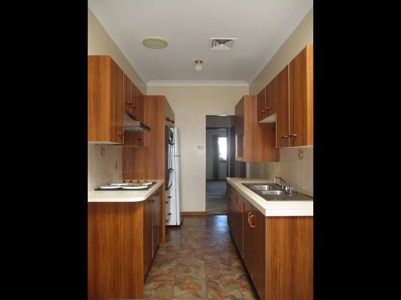 11 Guest Street, Cessnock NSW 2325