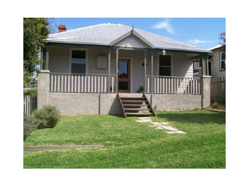 11 Buckland Avenue, Cessnock NSW 2325