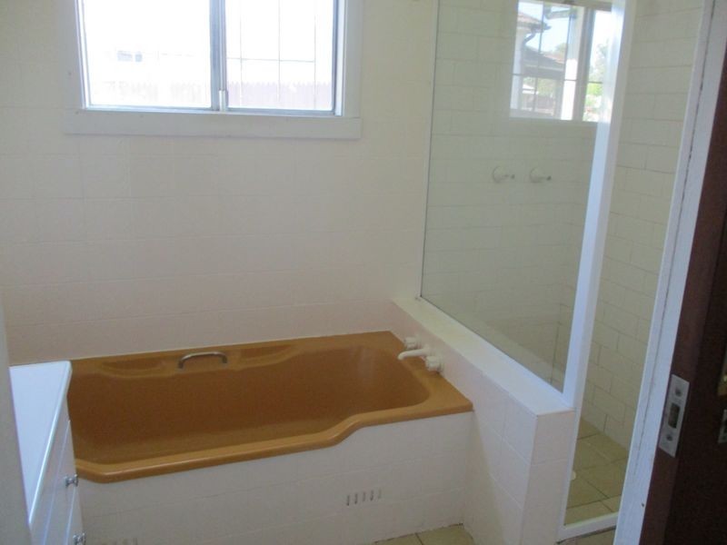 4 Orange St, Abermain NSW 2326