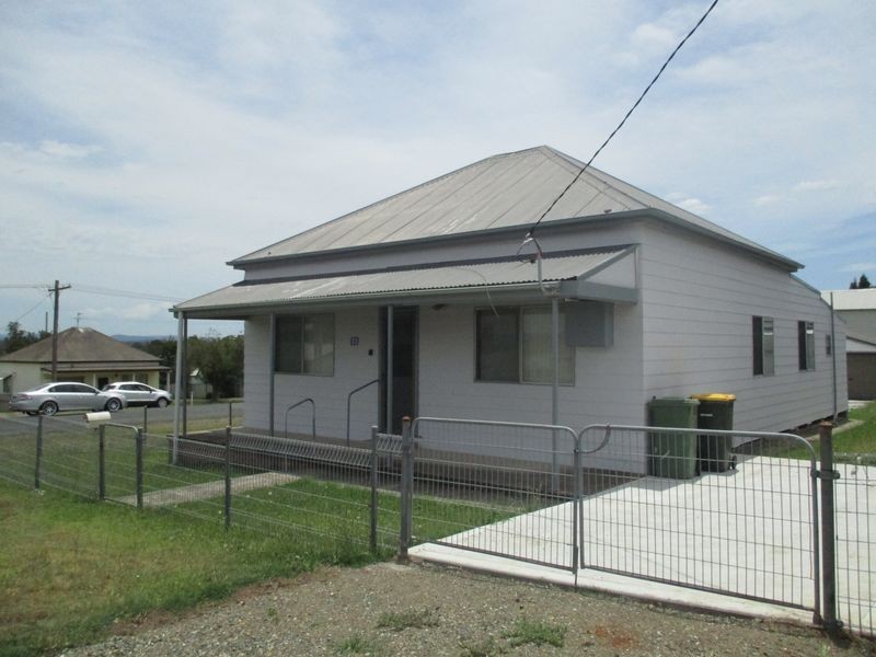 33 Hampden Street, Kurri Kurri NSW 2327