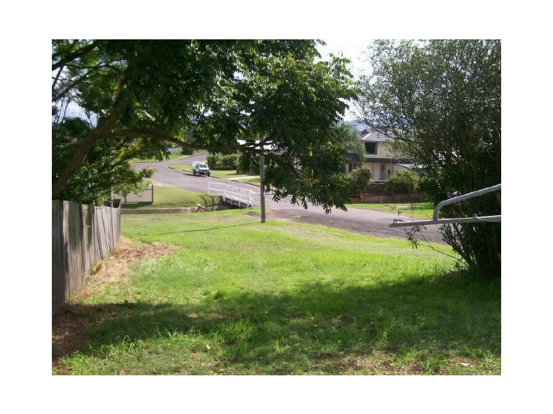 33 Mills Crescent, Cessnock NSW 2325