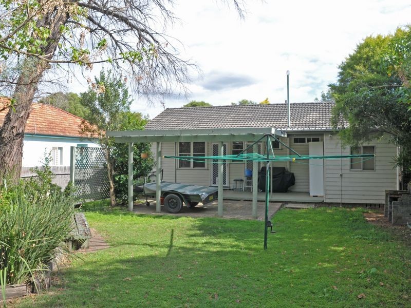 8 Desmond Street, Cessnock NSW 2325