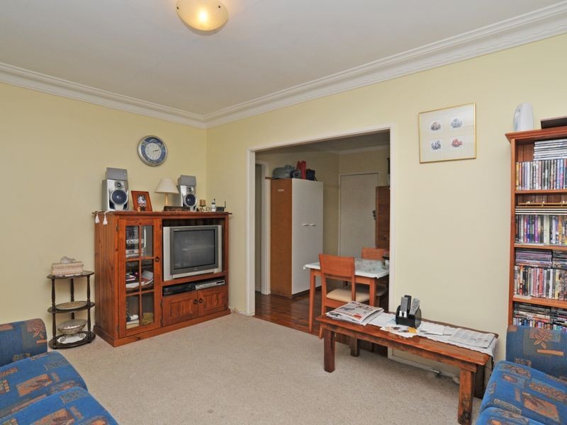 8 Desmond Street, Cessnock NSW 2325