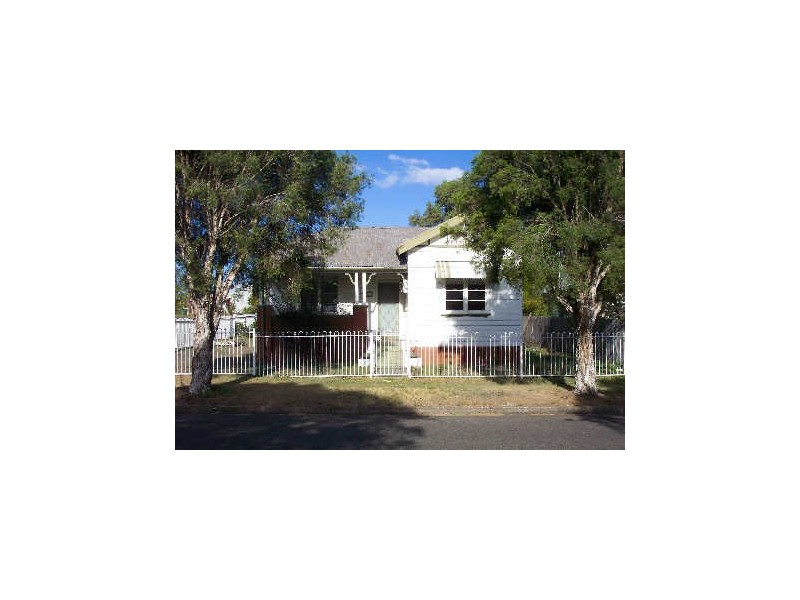 10 Desmond Street, Cessnock NSW 2325