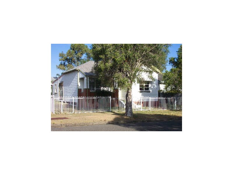 10 Desmond Street, Cessnock NSW 2325