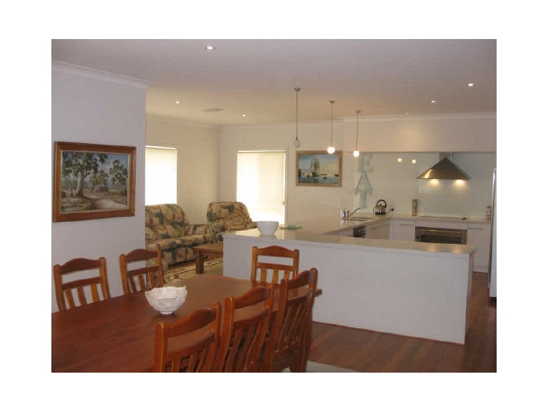 14 Hanwood Drive, North Rothbury NSW 2335