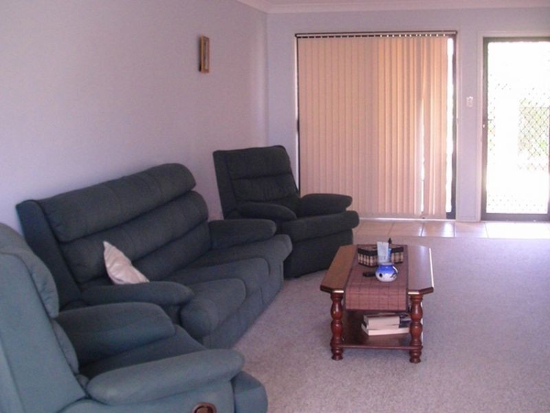 2/7A Hickey Street, Cessnock NSW 2325