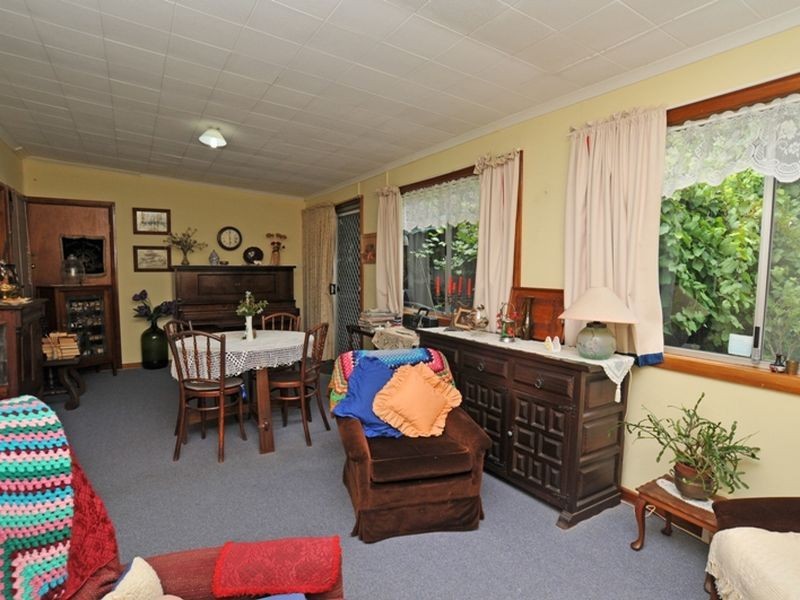 2 Bent Street, Cessnock NSW 2325