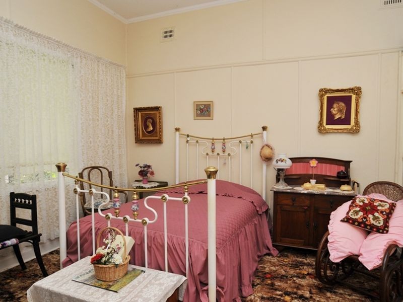 2 Bent Street, Cessnock NSW 2325