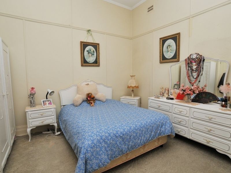 2 Bent Street, Cessnock NSW 2325