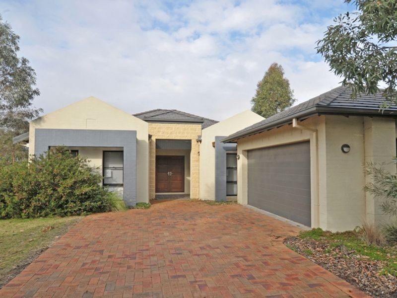 10 Maculata Place, Rothbury NSW 2320