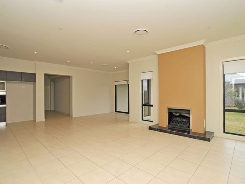 10 Maculata Place, Rothbury NSW 2320