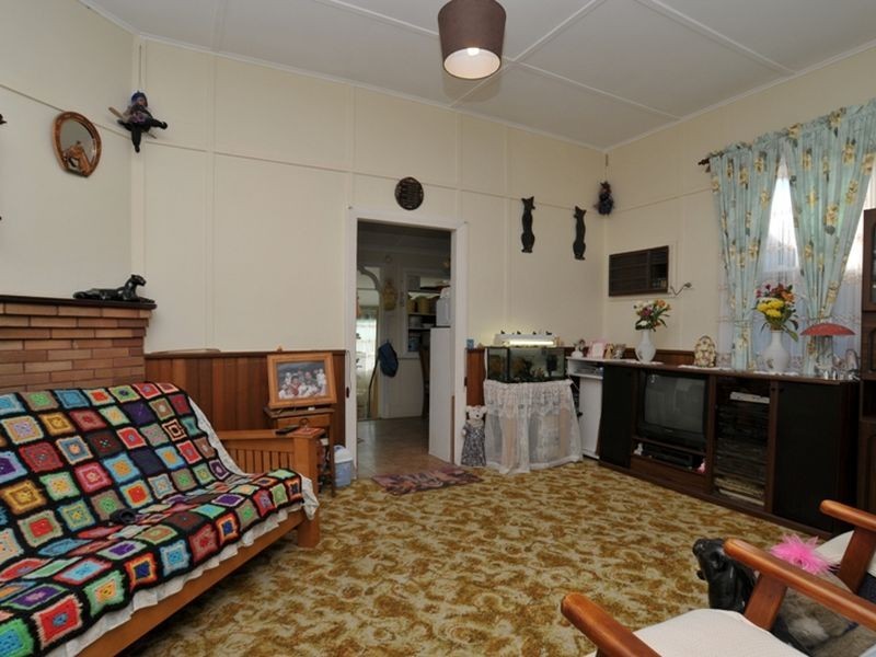 14 Barrett Avenue, Cessnock NSW 2325