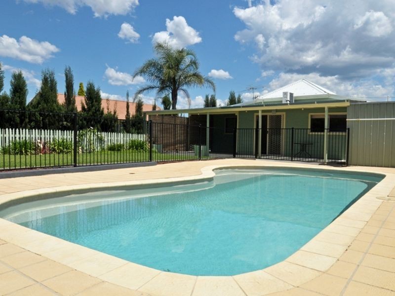 4 Colliery Street, Aberdare NSW 2325