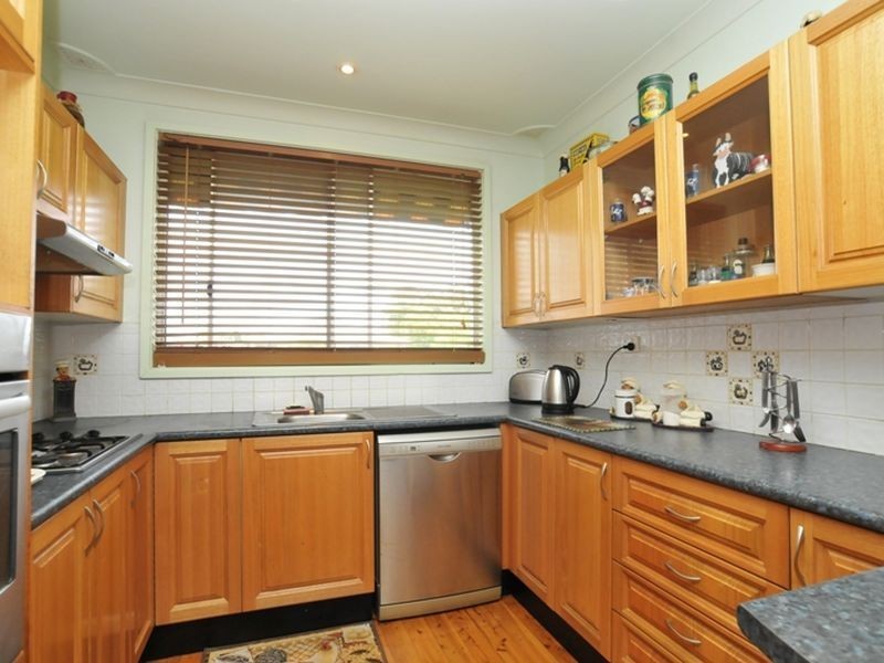 16 Kanowna Avenue, Cessnock NSW 2325