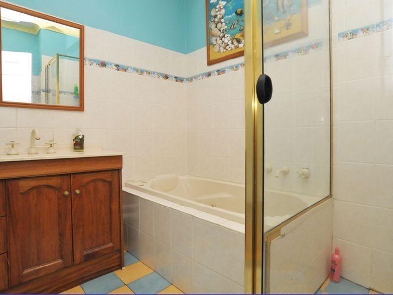 16 Kanowna Avenue, Cessnock NSW 2325