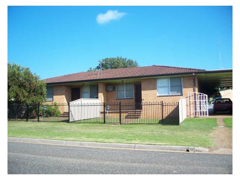 2/11 McFarlane Street, Cessnock NSW 2325