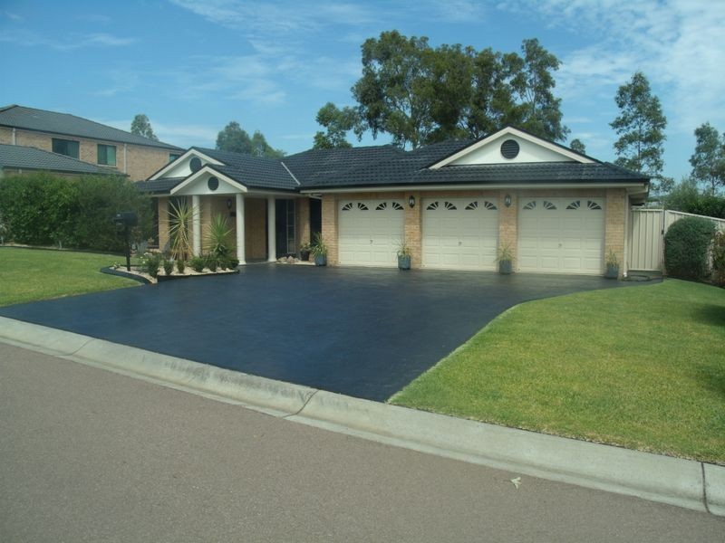 10 Traminer Grove, Cessnock NSW 2325