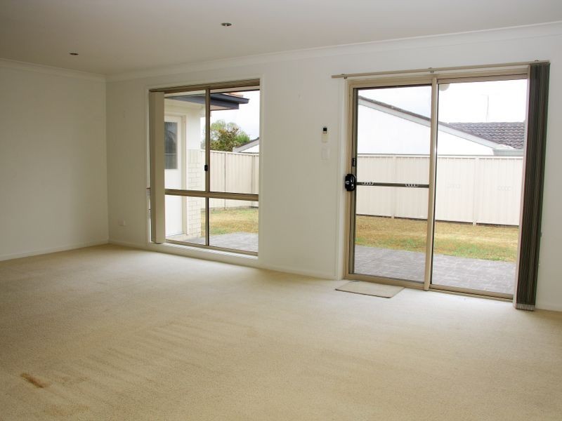 2/3 Francis Street, Cessnock NSW 2325
