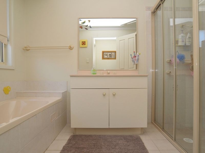 6 Shiraz Grove, Cessnock NSW 2325