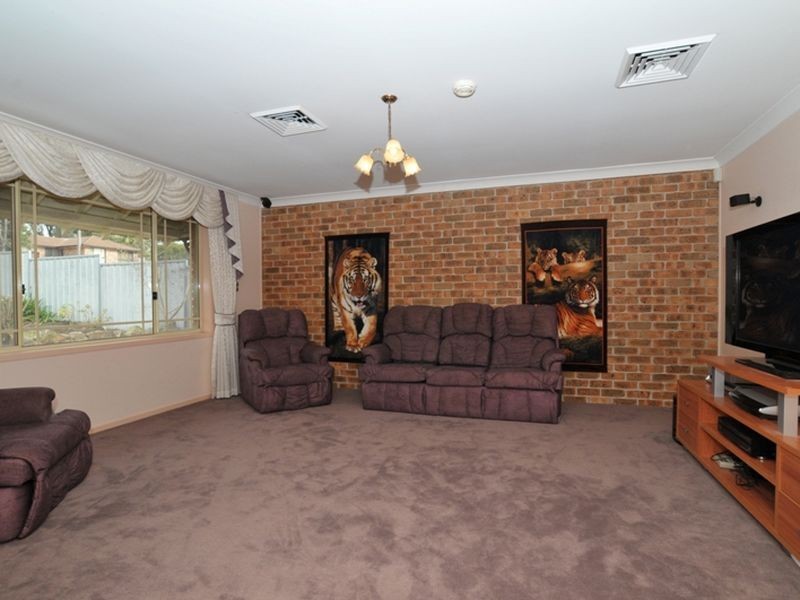 5 Sale Street, Greta NSW 2334