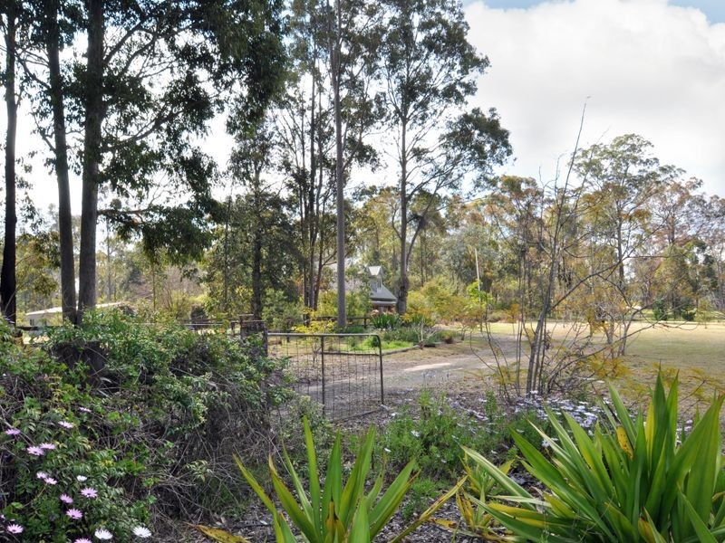15 Mill Lane, Quorrobolong NSW 2325