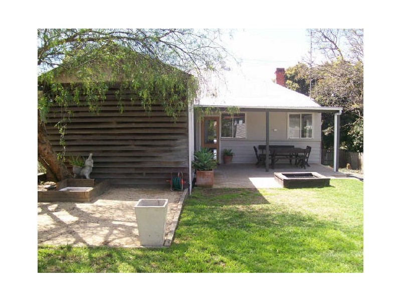 11 Buckland Ave, Cessnock NSW 2325