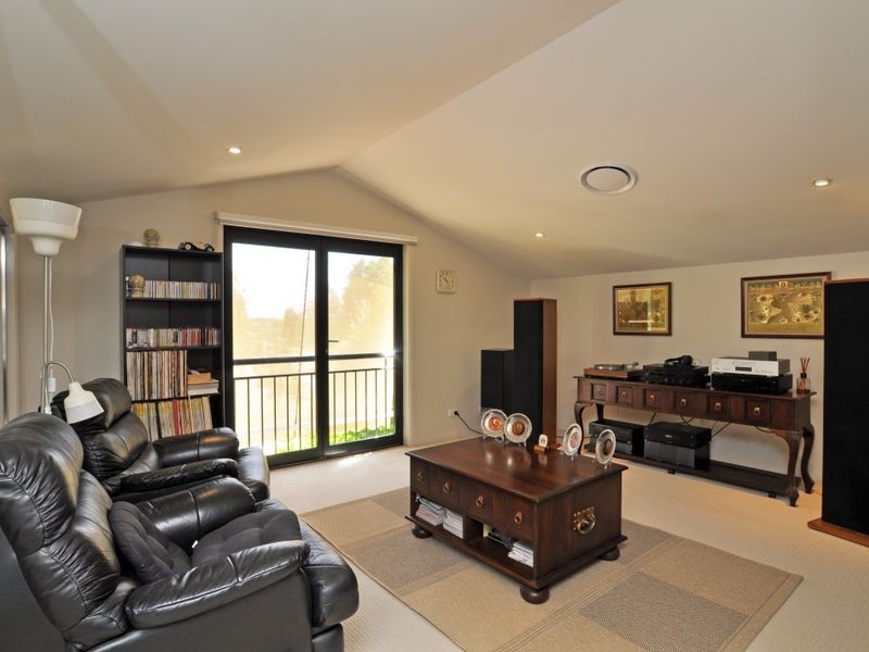 1 Barnhill Close, Rothbury NSW 2320