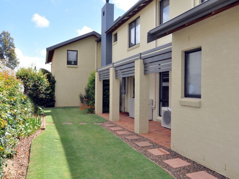 1 Barnhill Close, Rothbury NSW 2320