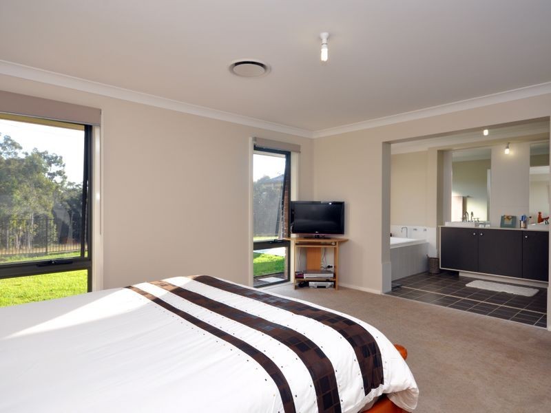 222 Ellalong Road, Ellalong NSW 2325