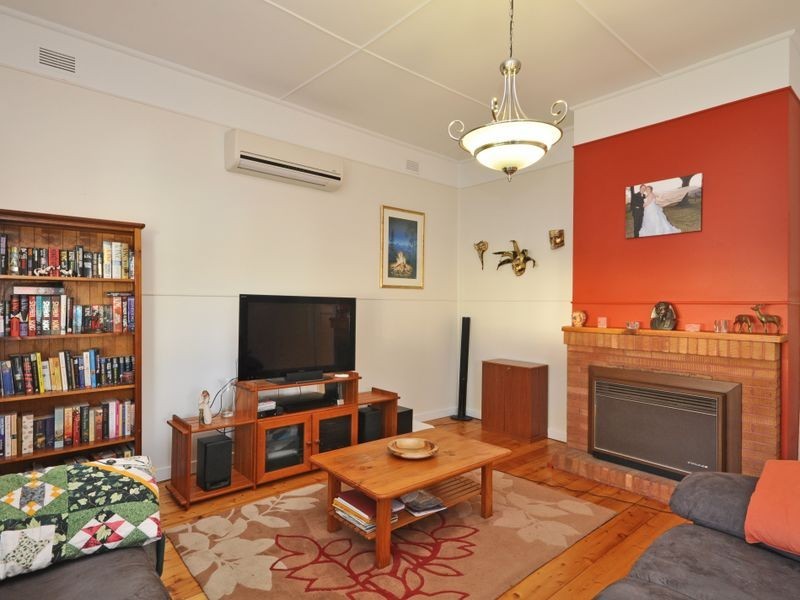 8 Blackwood Avenue, Cessnock NSW 2325