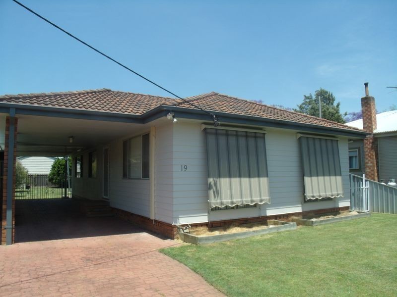 19 Moore Street, Cessnock NSW 2325