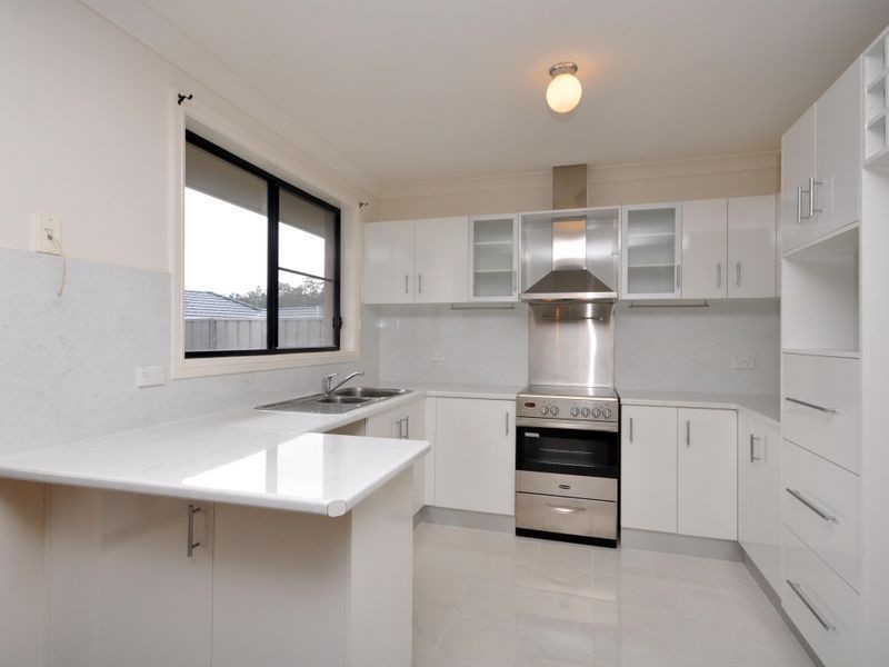 2/42 OShea Circuit, Cessnock NSW 2325