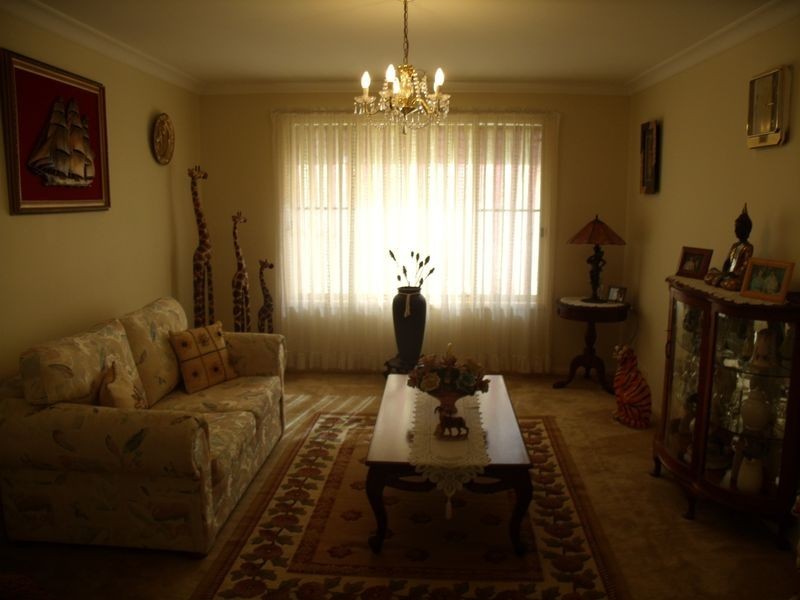 18 Casson Ave, Cessnock NSW 2325